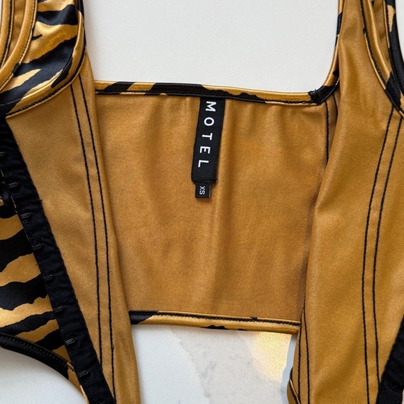 Motel Urban Outfitters Metallic Gold Tiger Stripe Bustier Tank Top XS - Picture 5 of 8